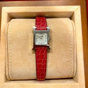 It’s a women Hermes women